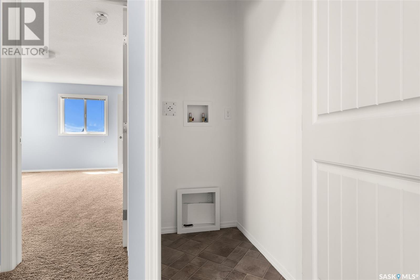 Photo 20 of 177 Chateau Crescent, Pilot Butte SK
