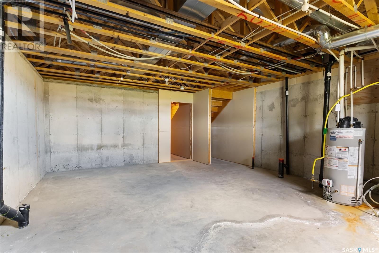 Photo 21 of 177 Chateau Crescent, Pilot Butte SK