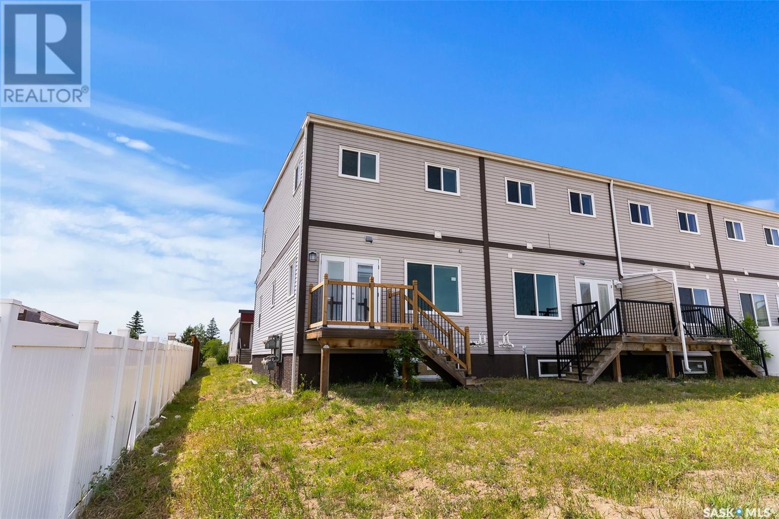 Photo 27 of 177 Chateau Crescent, Pilot Butte SK