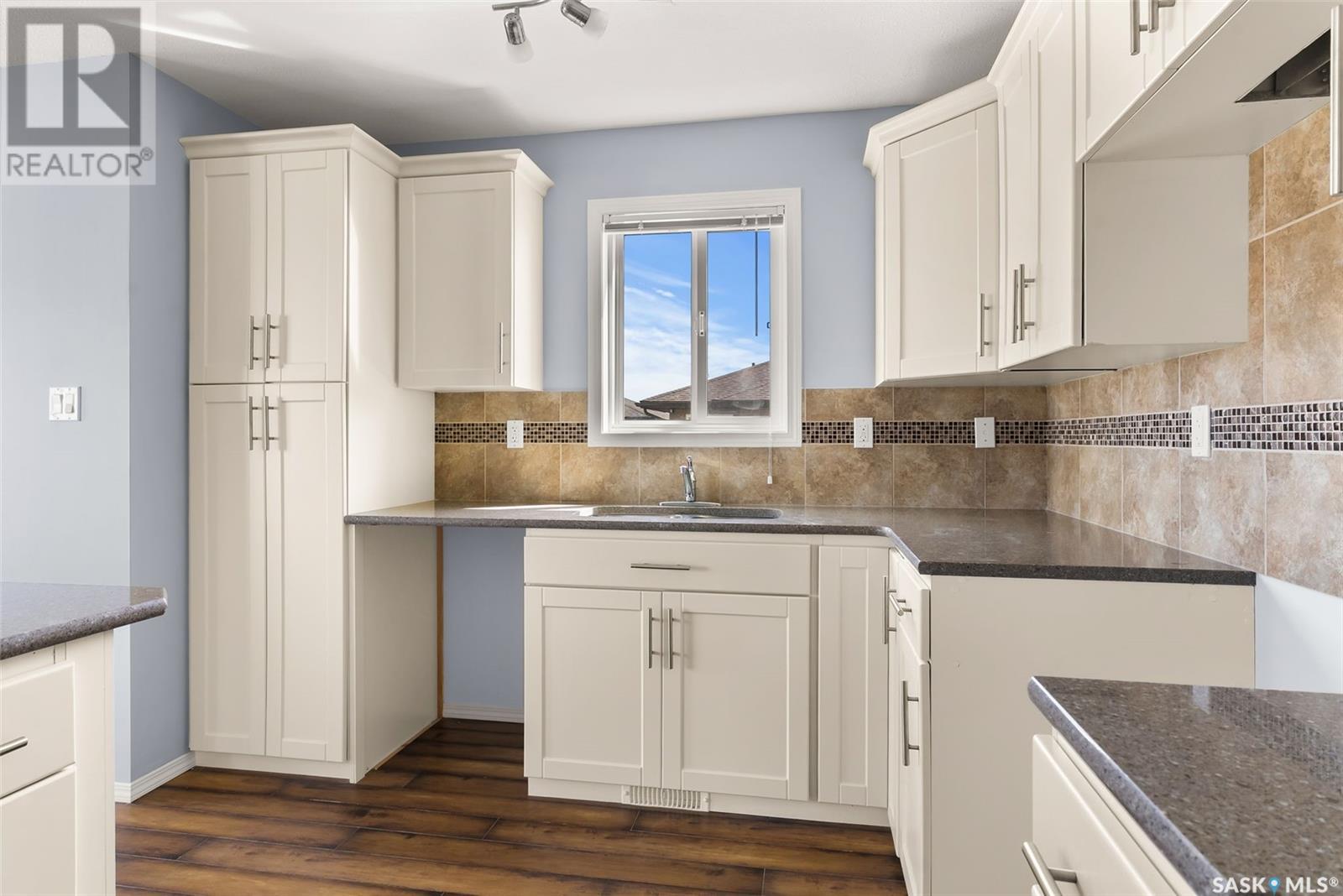 Photo 9 of 177 Chateau Crescent, Pilot Butte SK