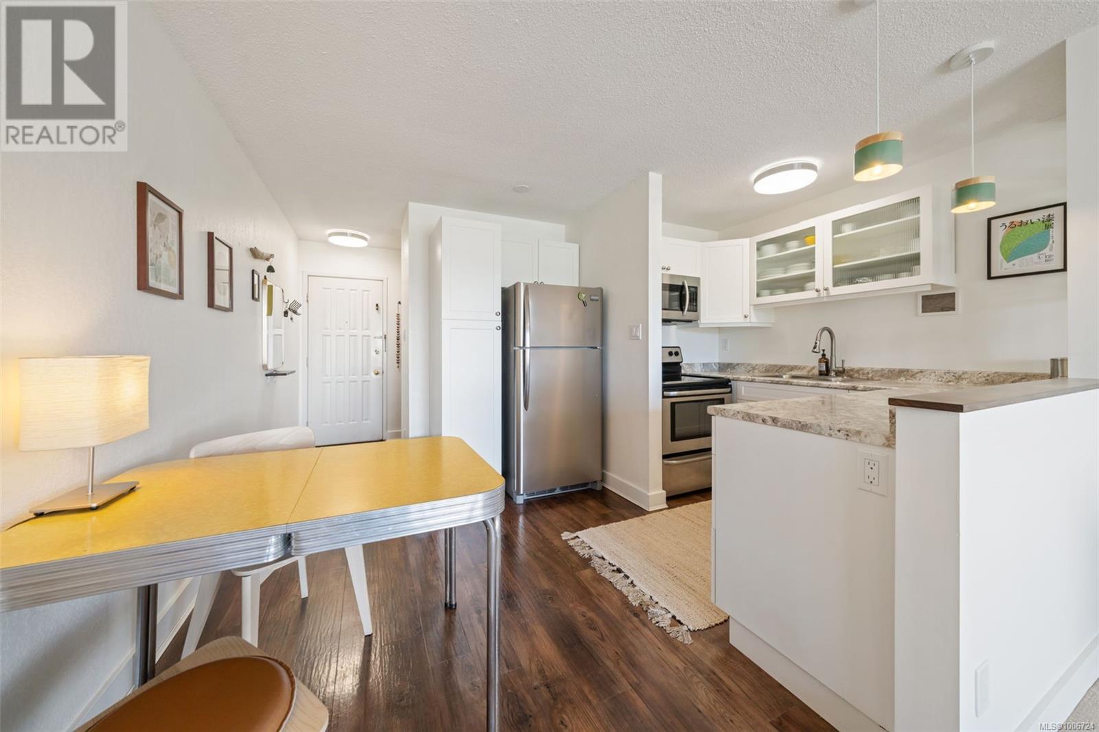 10 1976 Glenidle Rd, Sooke