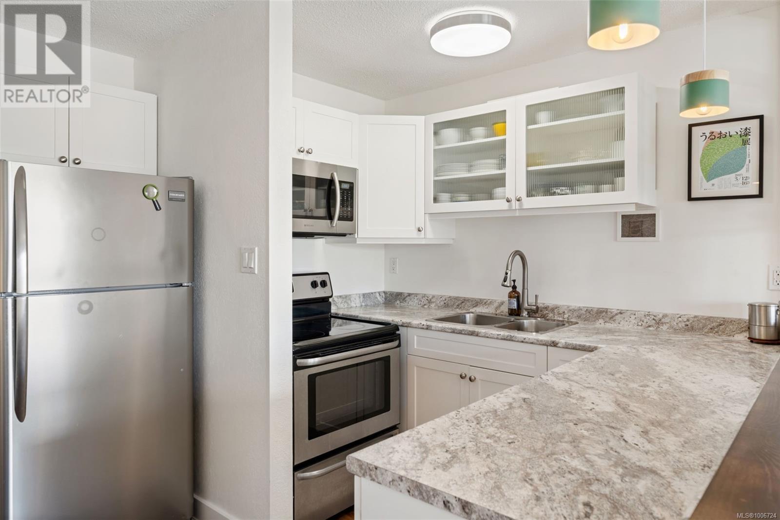 10 1976 Glenidle Rd, Sooke