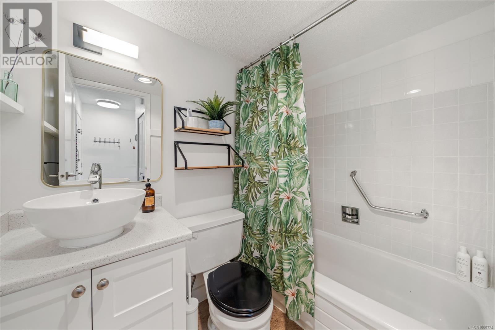 10 1976 Glenidle Rd, Sooke