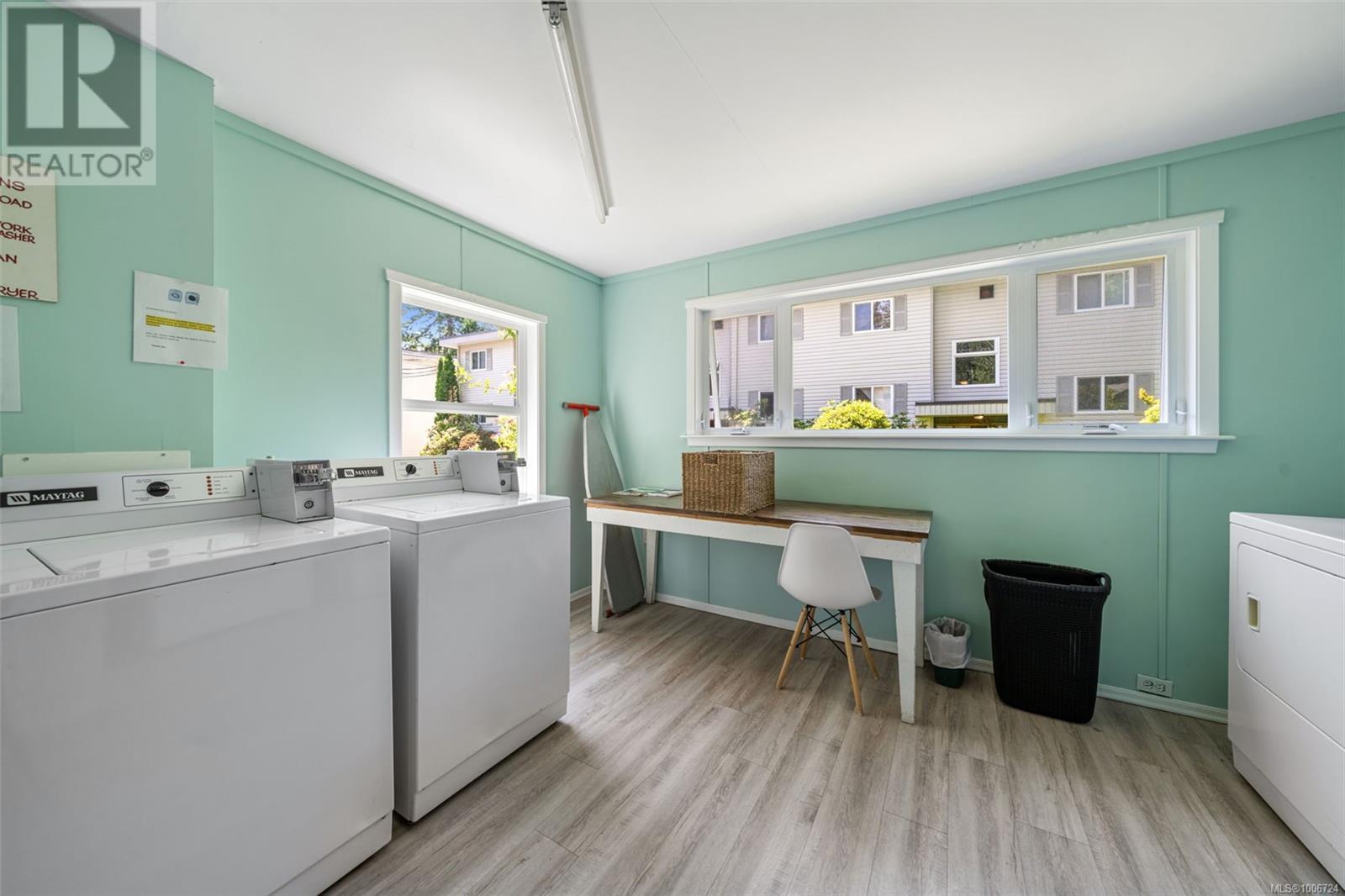 10 1976 Glenidle Rd, Sooke