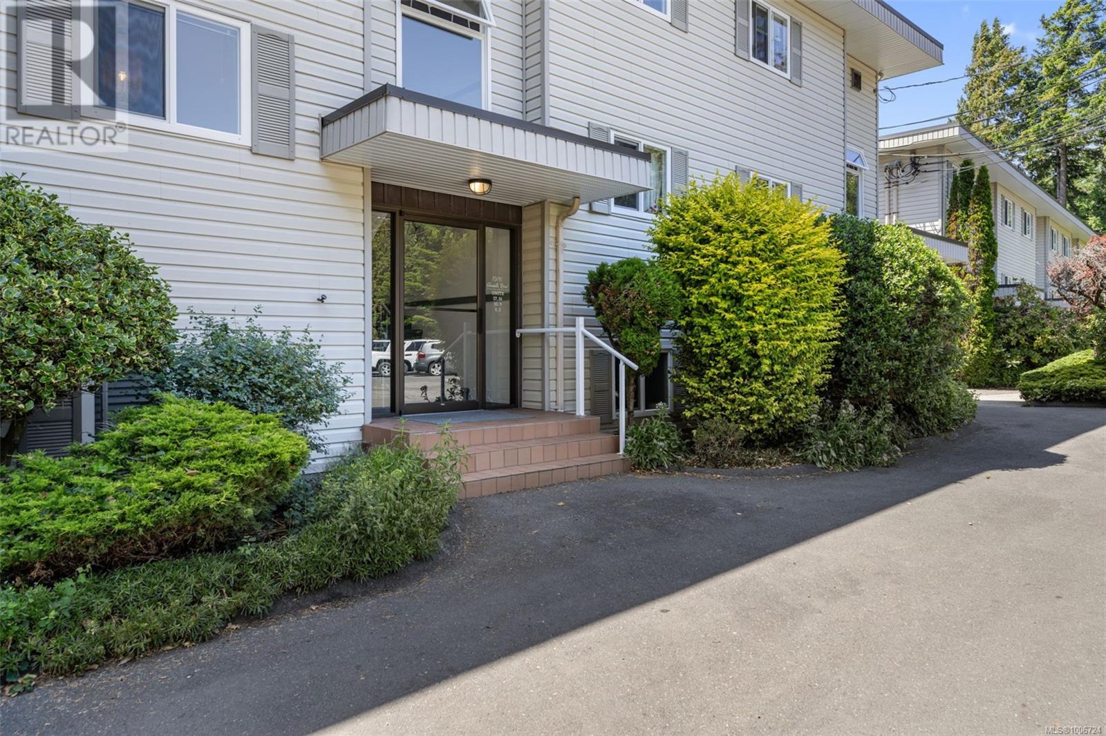 10 1976 Glenidle Rd, Sooke