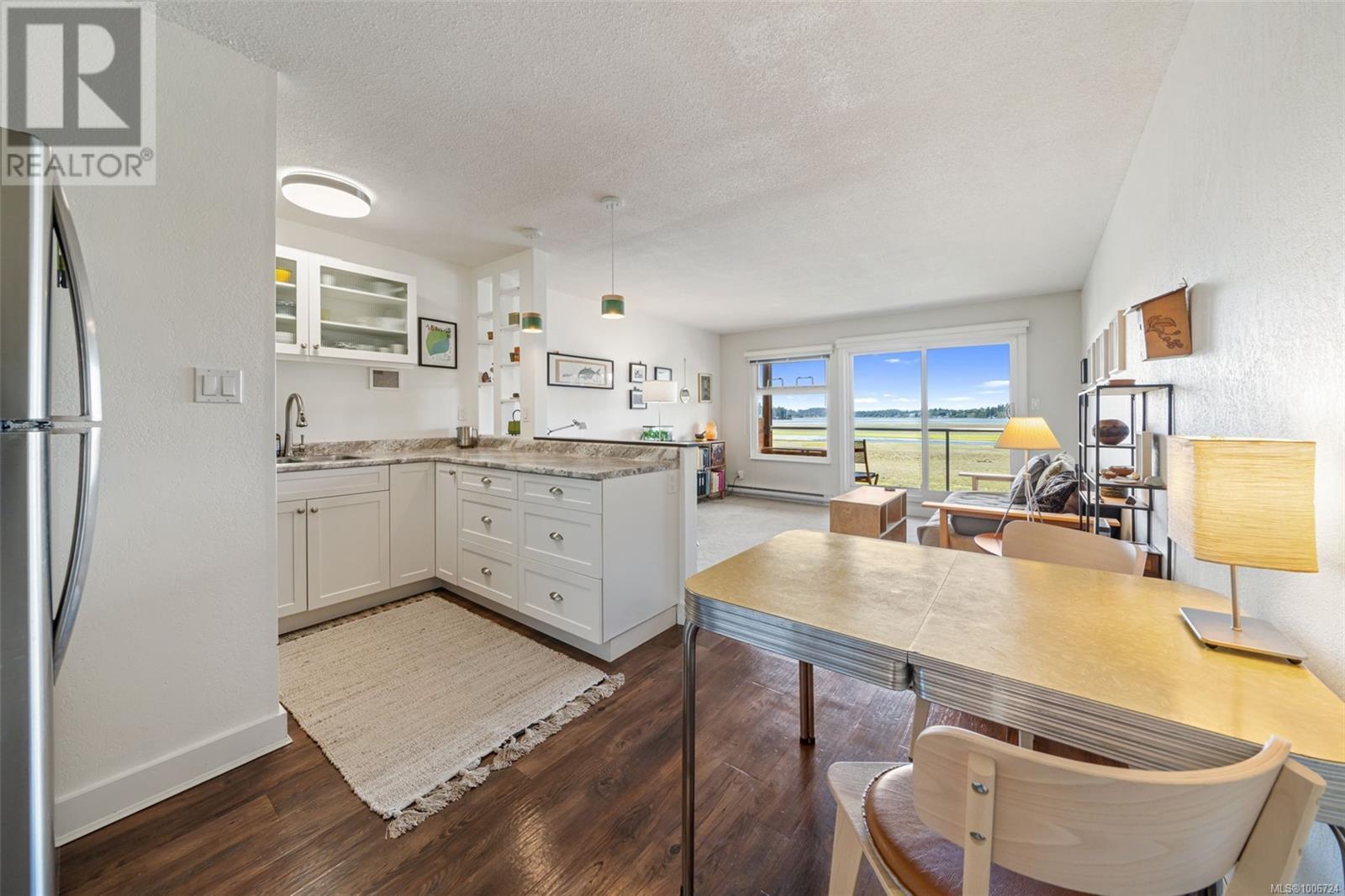 10 1976 Glenidle Rd, Sooke