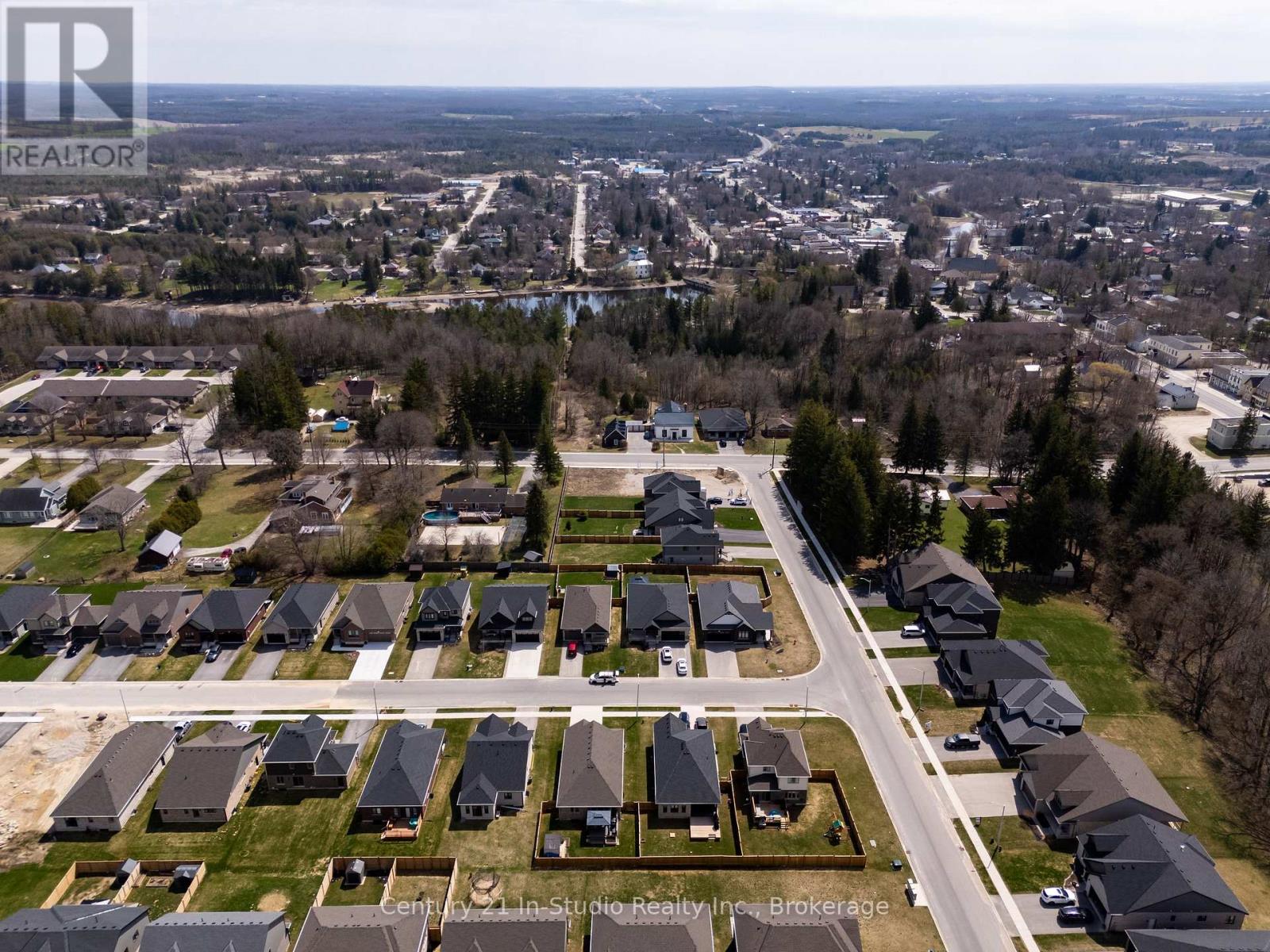 Photo 45 of 104 Emerson Way, West Grey ON