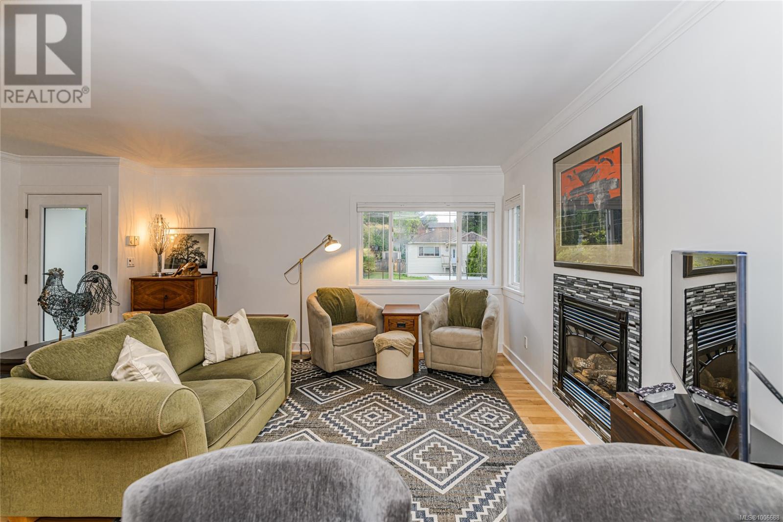 Photo 10 of 870 Pendene Pl, Saanich BC