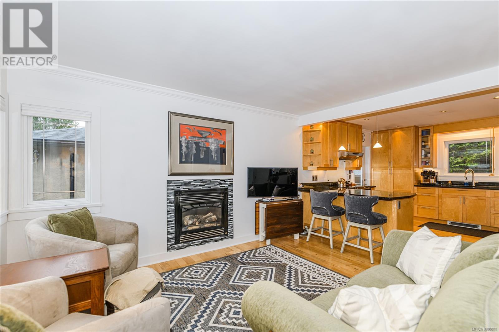 Photo 12 of 870 Pendene Pl, Saanich BC