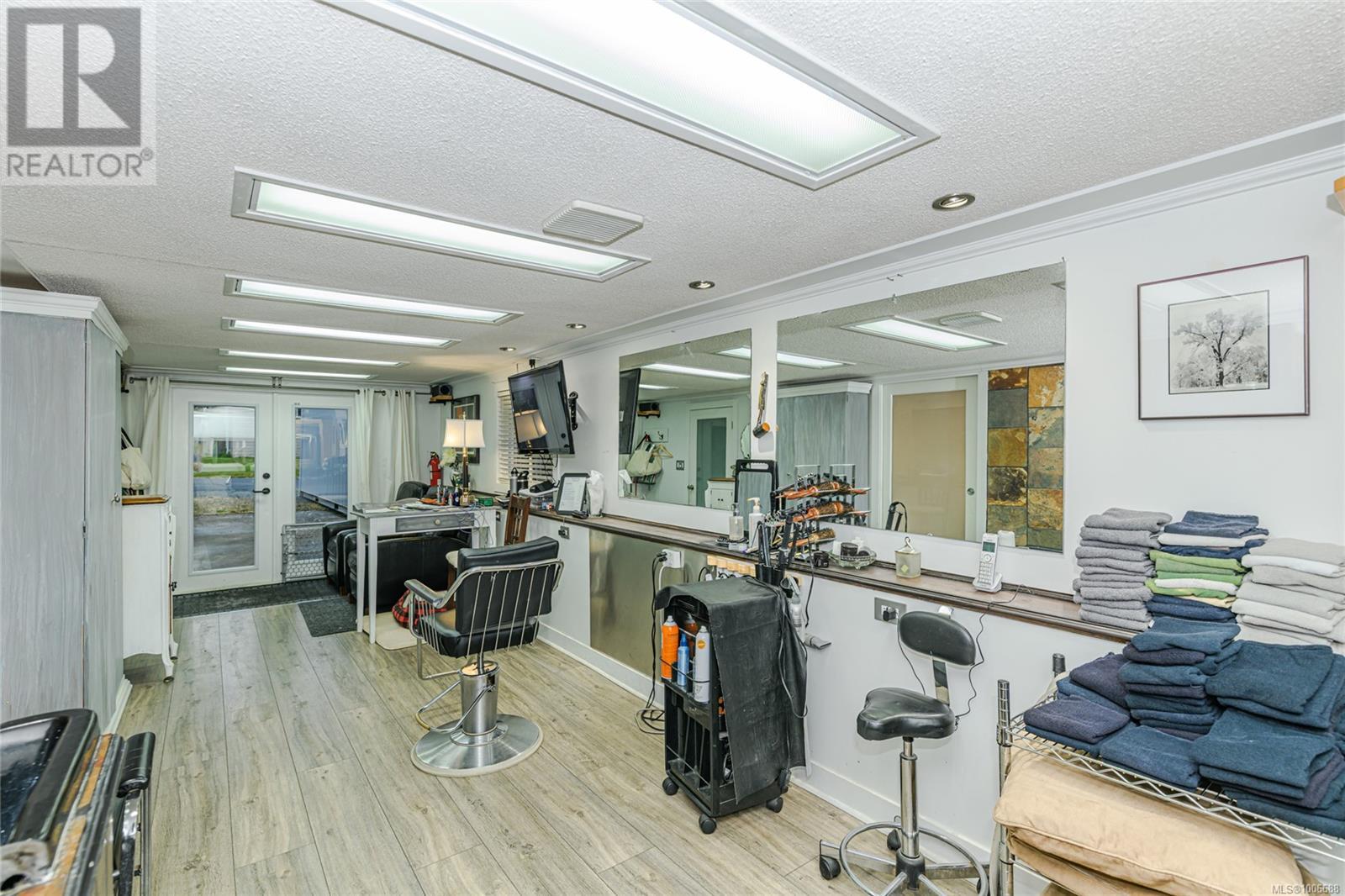 Photo 30 of 870 Pendene Pl, Saanich BC