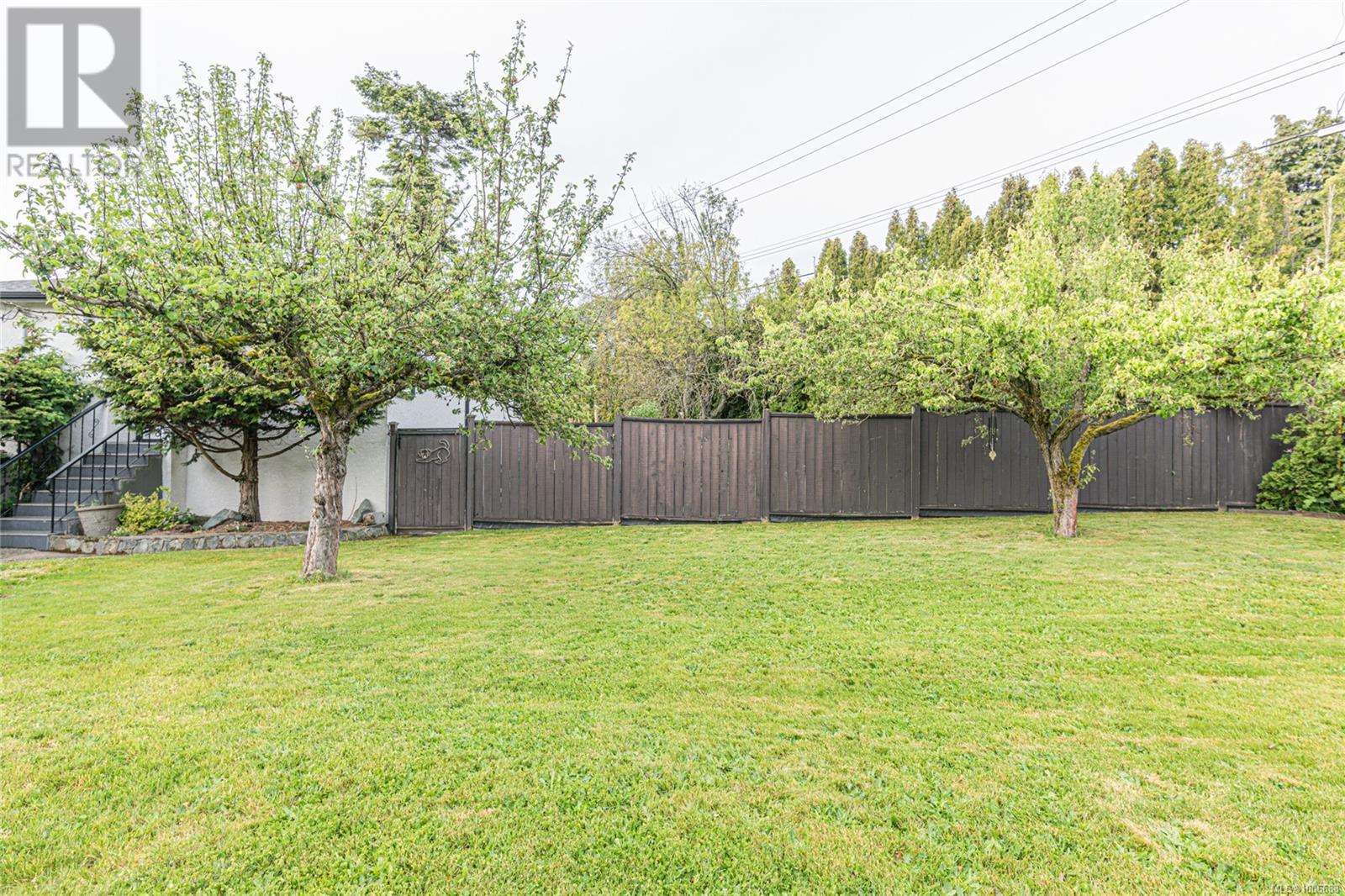 Photo 40 of 870 Pendene Pl, Saanich BC