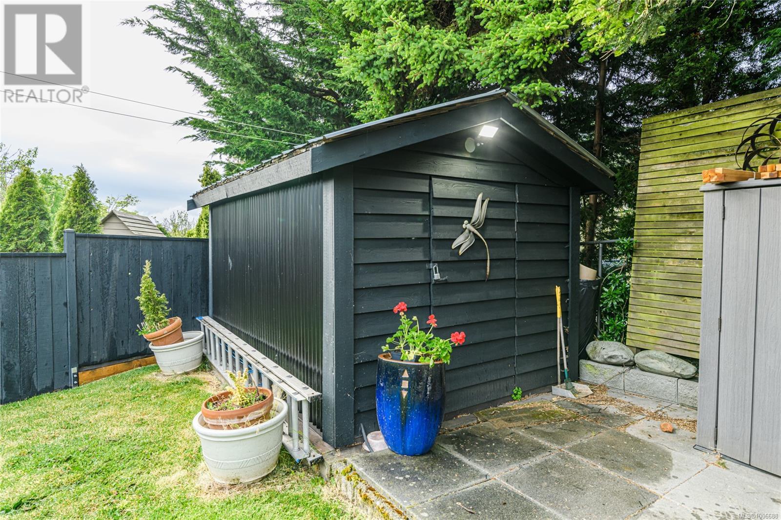 Photo 45 of 870 Pendene Pl, Saanich BC