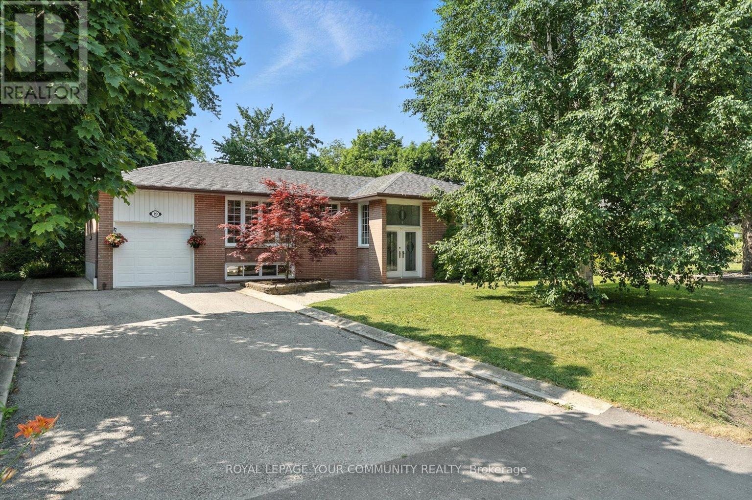 Photo 42 of 19 Weller Crescent, Vaughan ON