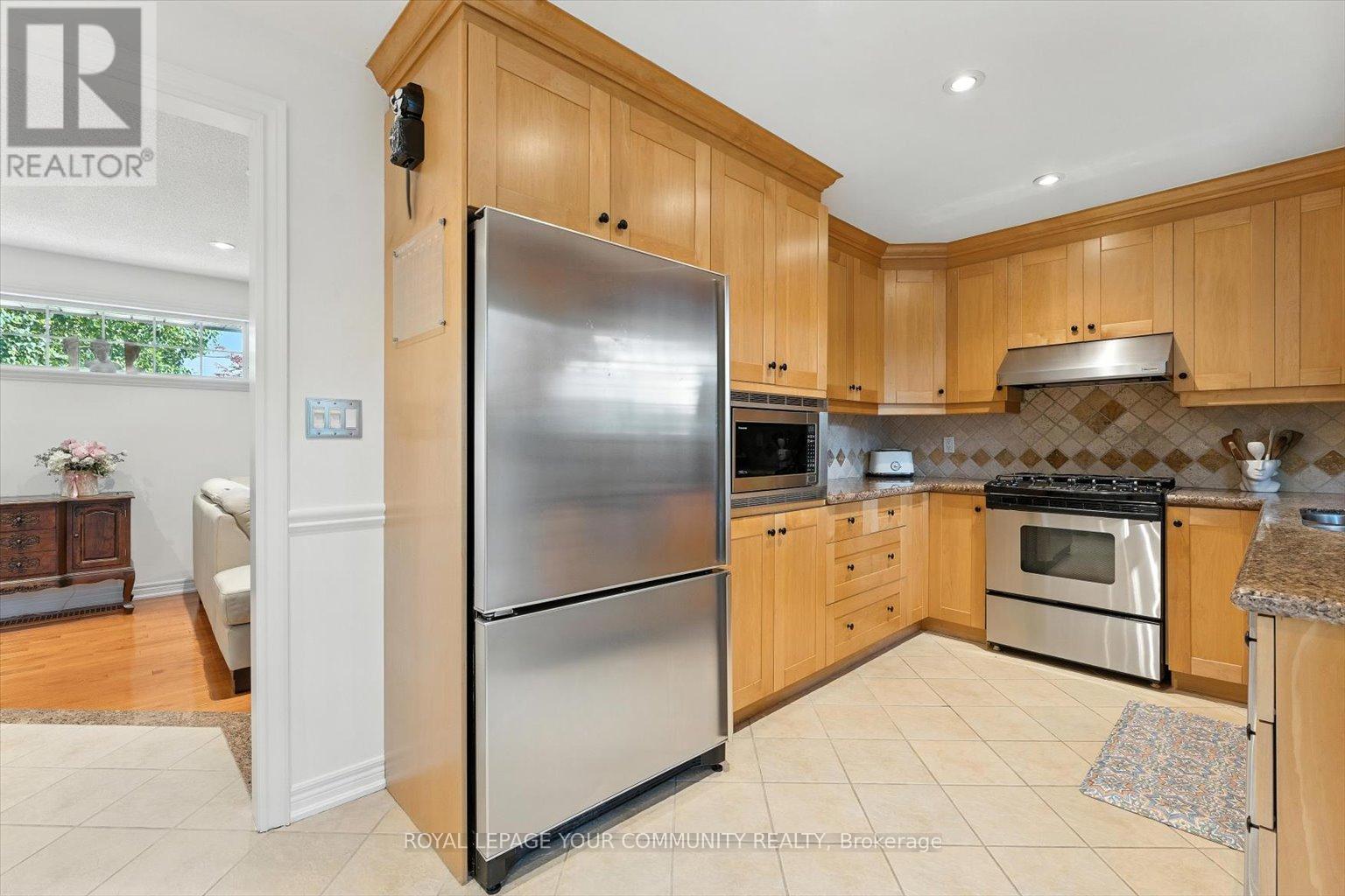 Photo 37 of 19 Weller Crescent, Vaughan ON