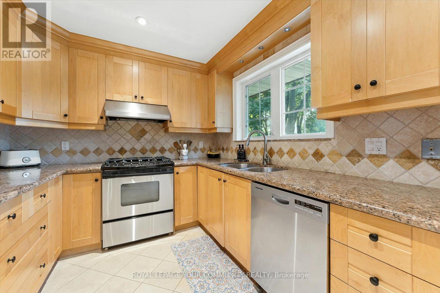 Photo 47 of 19 Weller Crescent, Vaughan ON