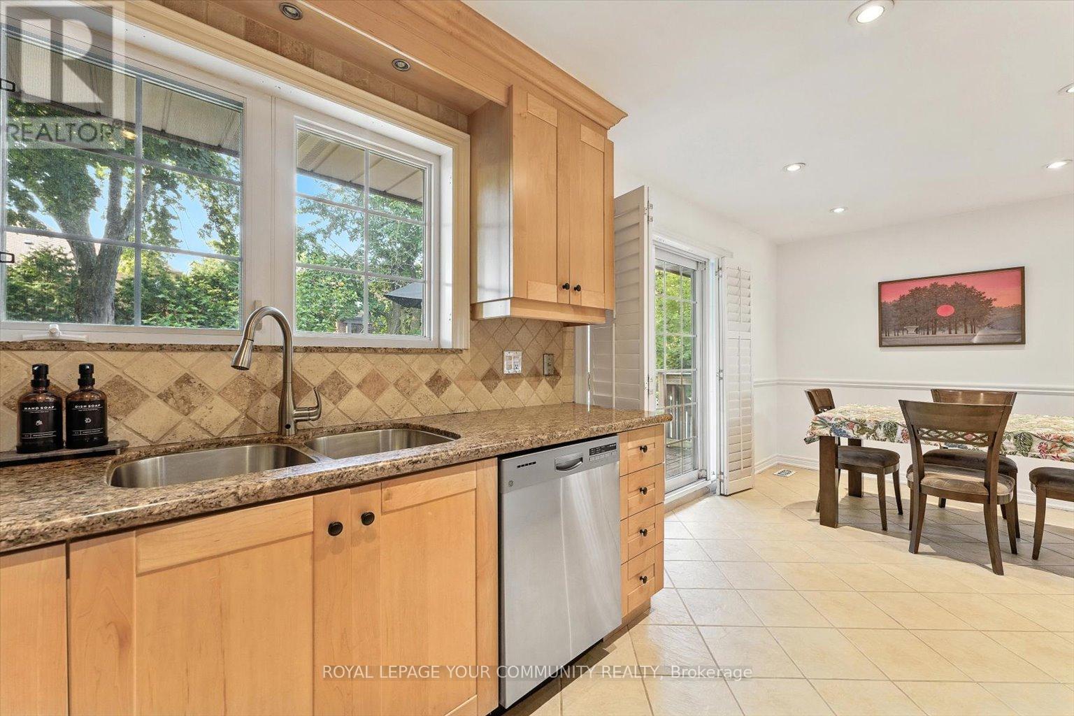 Photo 36 of 19 Weller Crescent, Vaughan ON