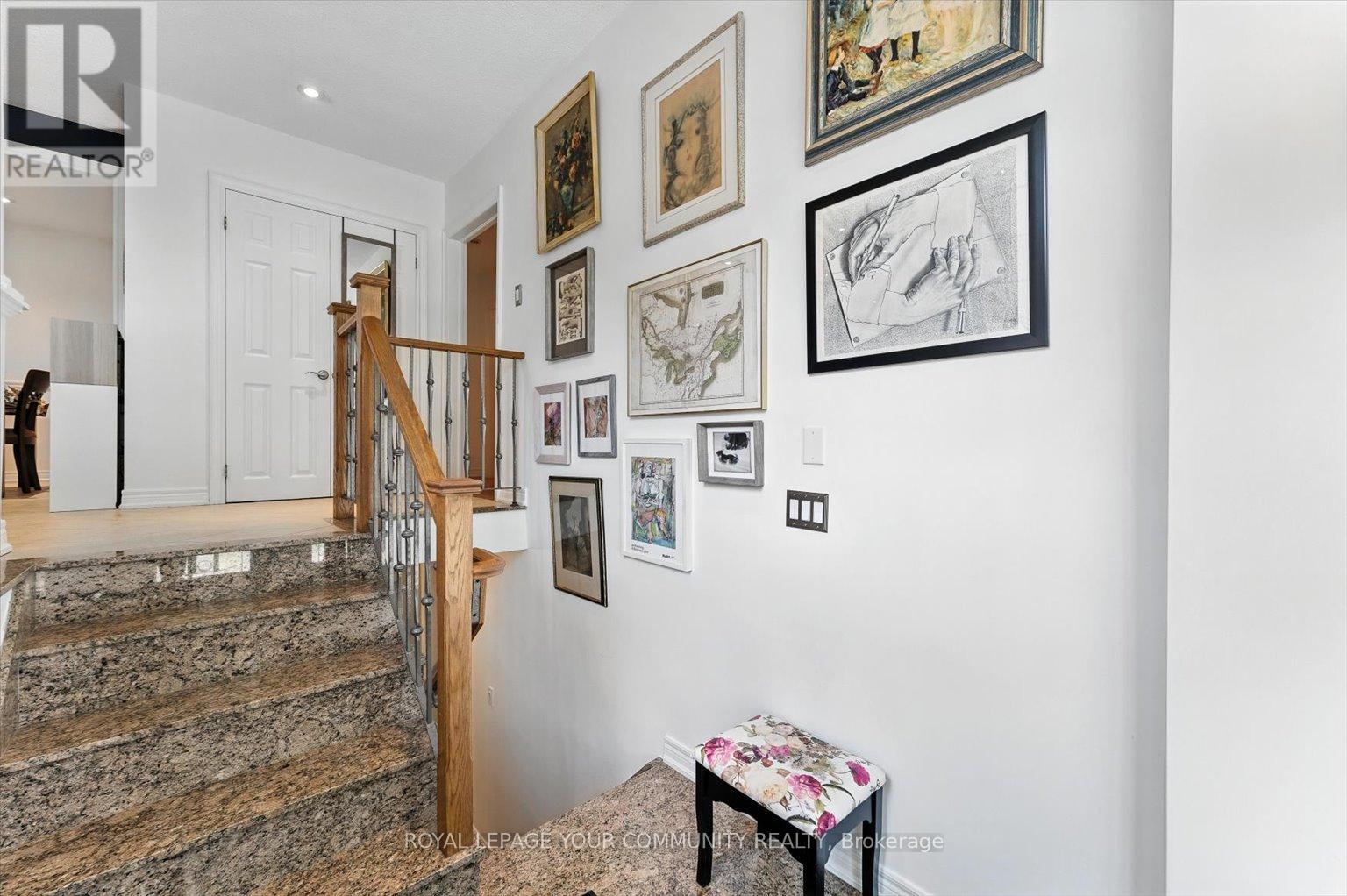 Photo 20 of 19 Weller Crescent, Vaughan ON