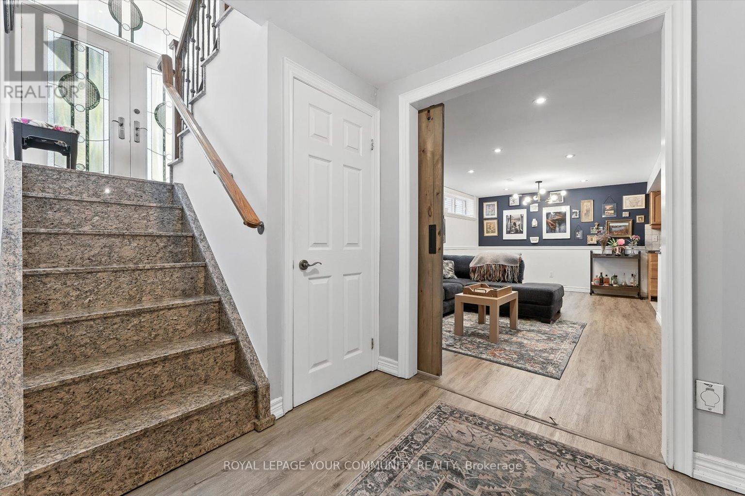 Photo 27 of 19 Weller Crescent, Vaughan ON