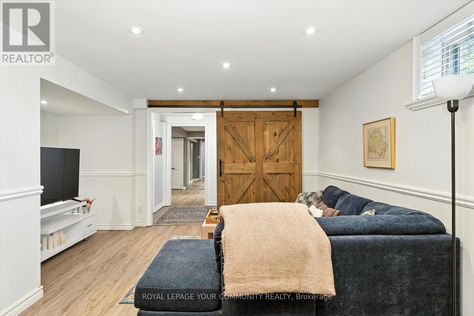 Photo 40 of 19 Weller Crescent, Vaughan ON