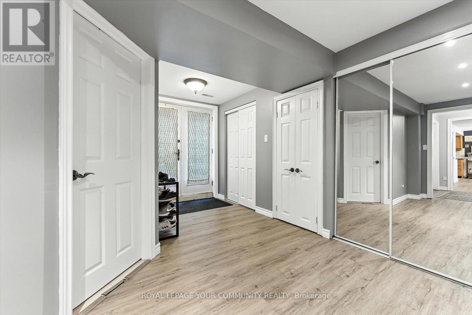 Photo 21 of 19 Weller Crescent, Vaughan ON