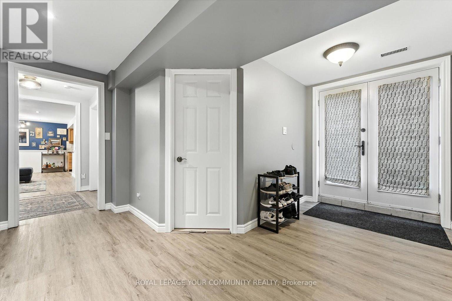 Photo 31 of 19 Weller Crescent, Vaughan ON