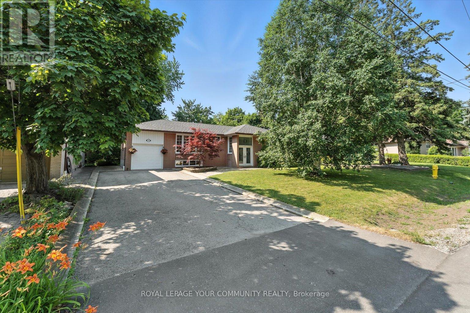 Photo 35 of 19 Weller Crescent, Vaughan ON