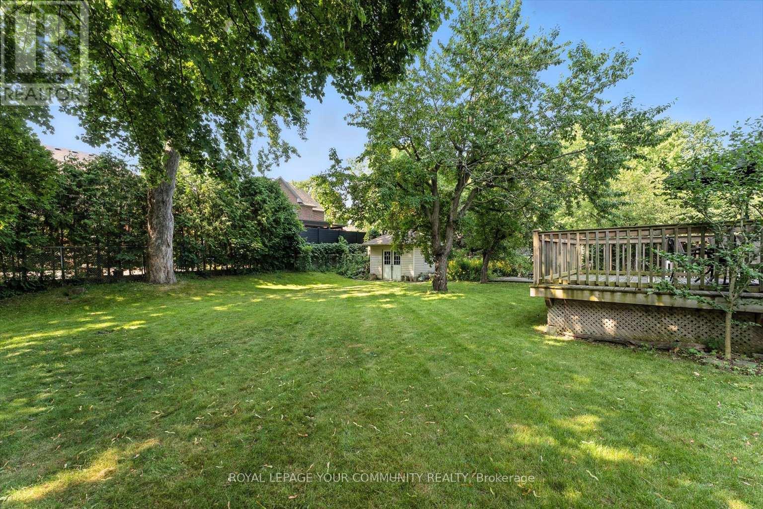 Photo 8 of 19 Weller Crescent, Vaughan ON