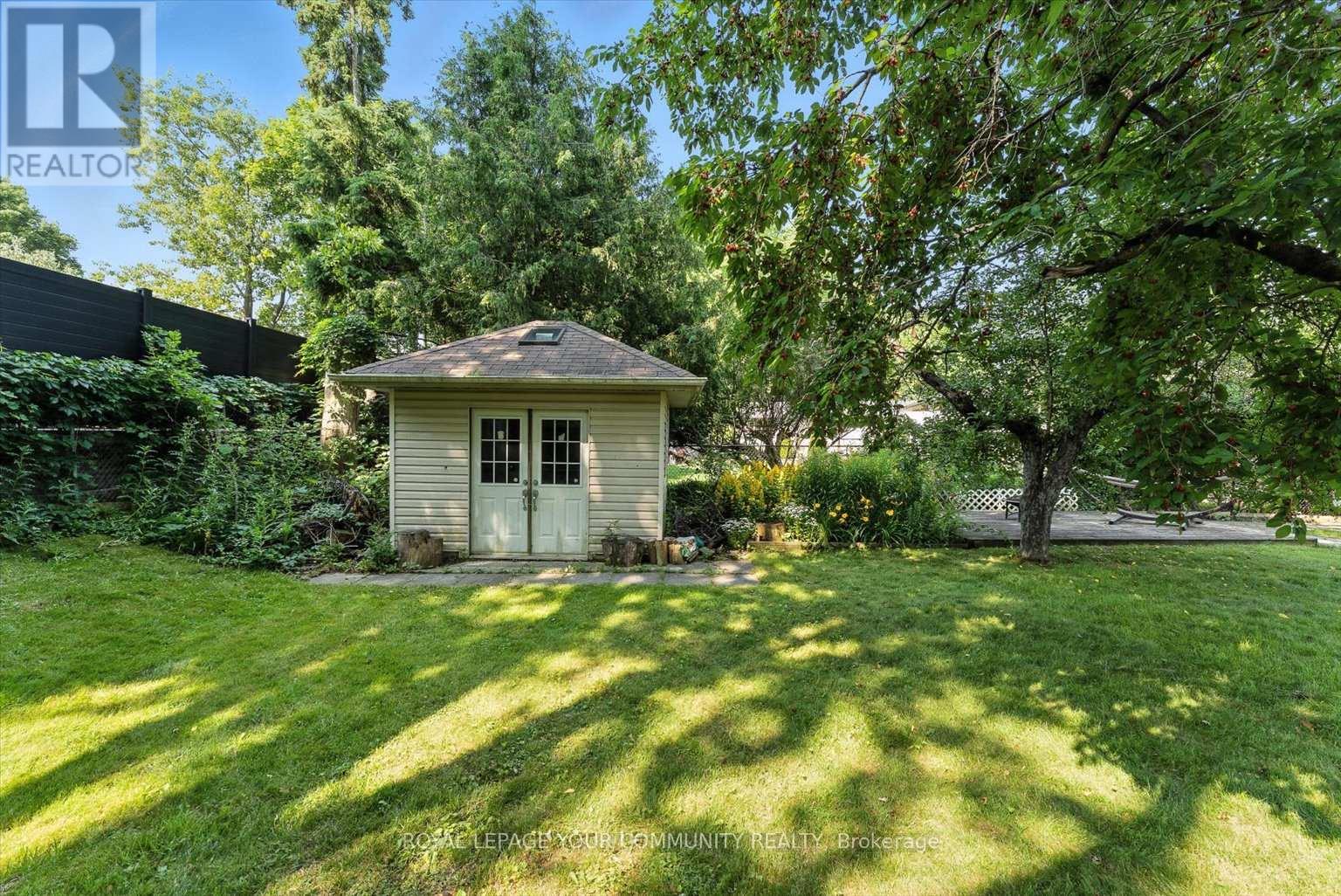 Photo 12 of 19 Weller Crescent, Vaughan ON