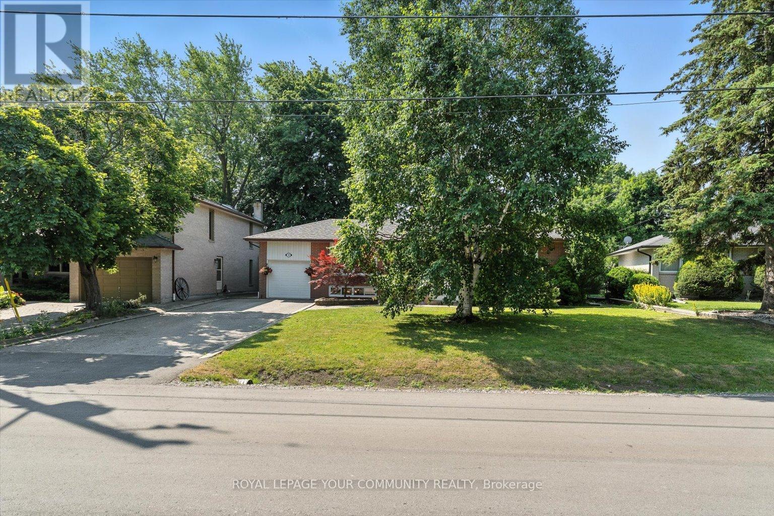 Photo 6 of 19 Weller Crescent, Vaughan ON
