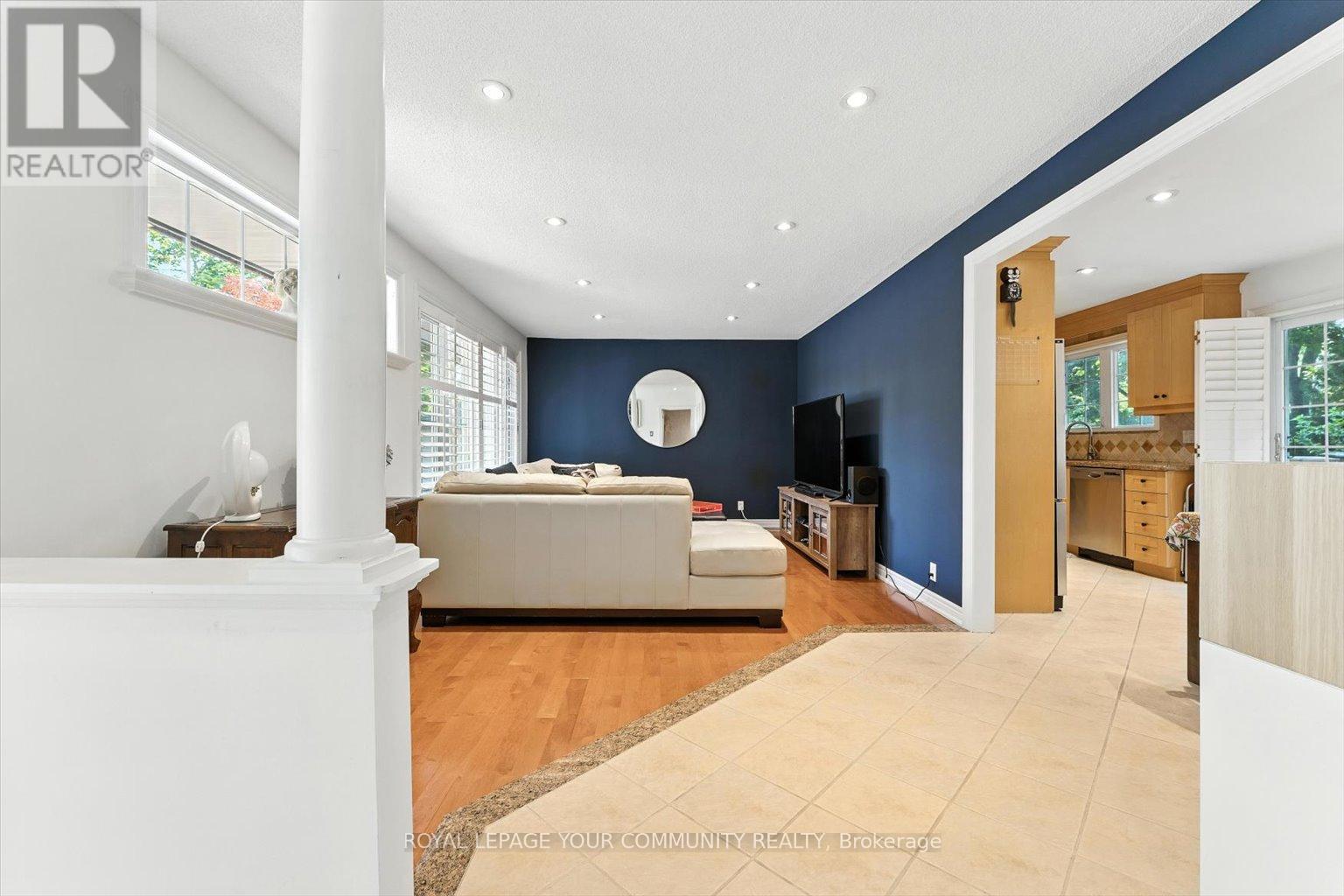 Photo 22 of 19 Weller Crescent, Vaughan ON