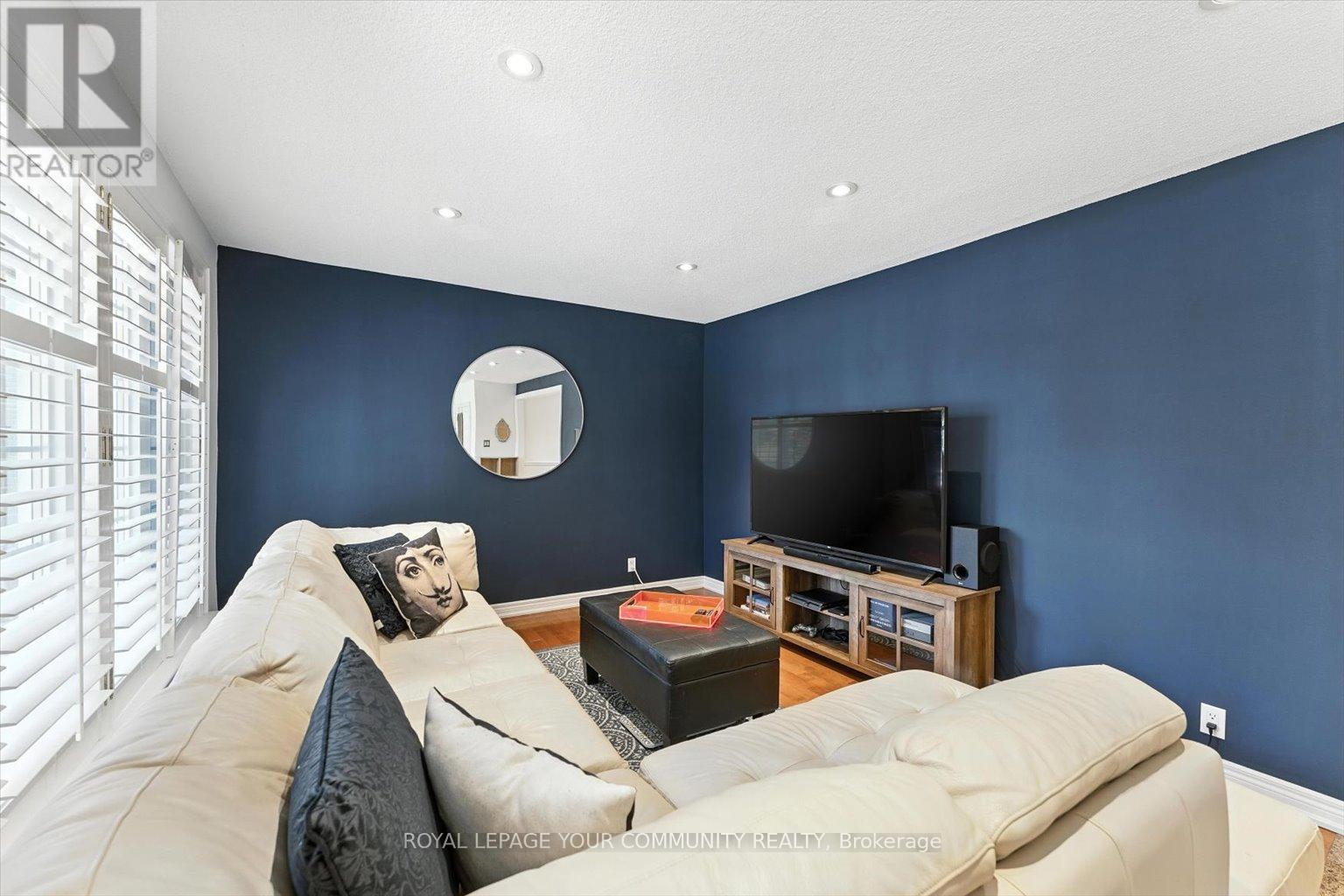 Photo 41 of 19 Weller Crescent, Vaughan ON