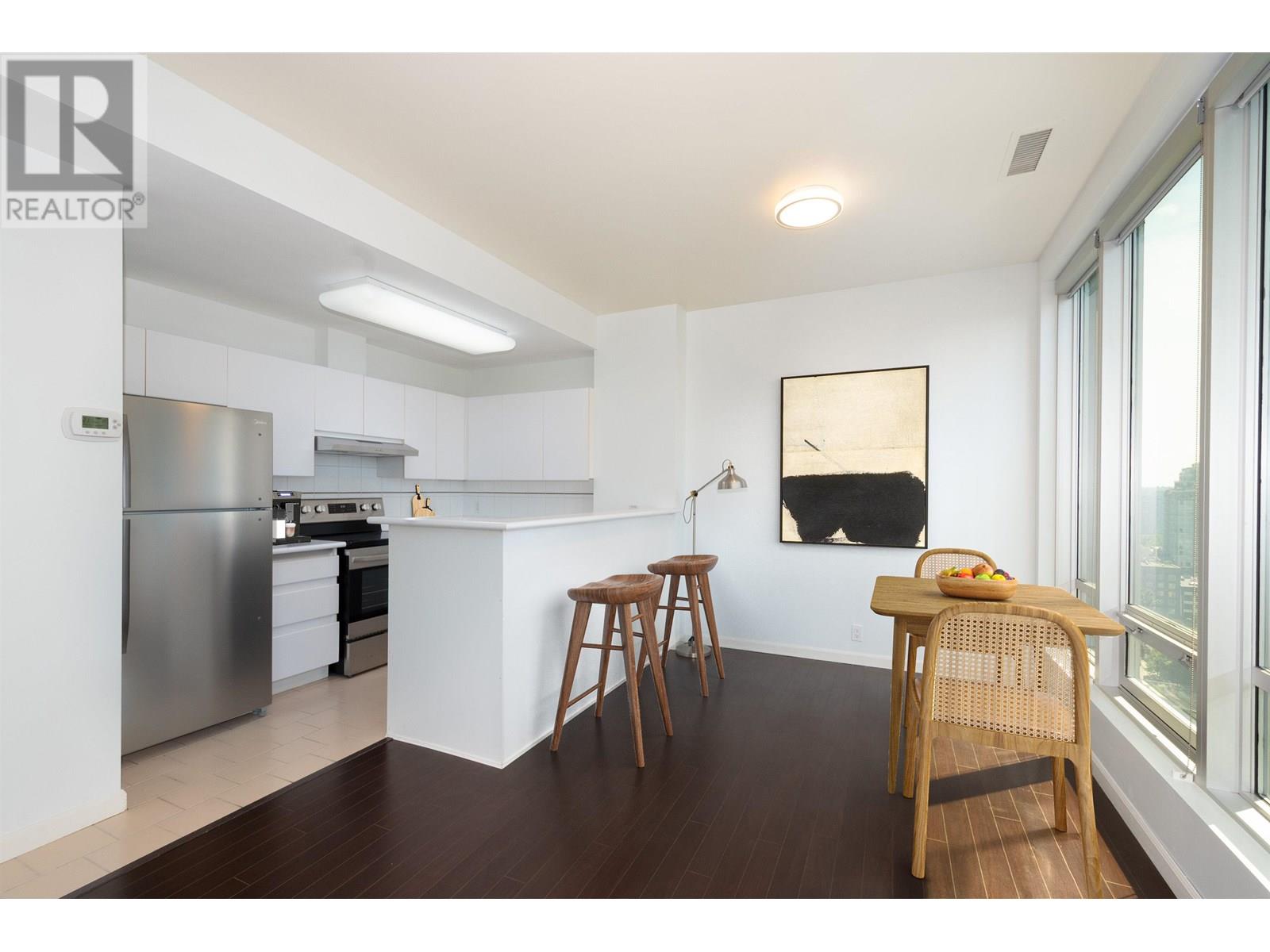 Photo 10 of 1003 989 Nelson Street, Vancouver BC