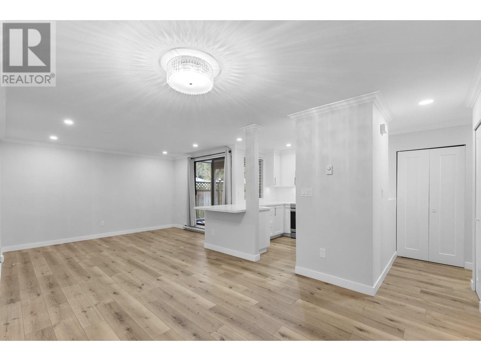 Photo 6 of 102 9152 Saturna Drive, Burnaby BC