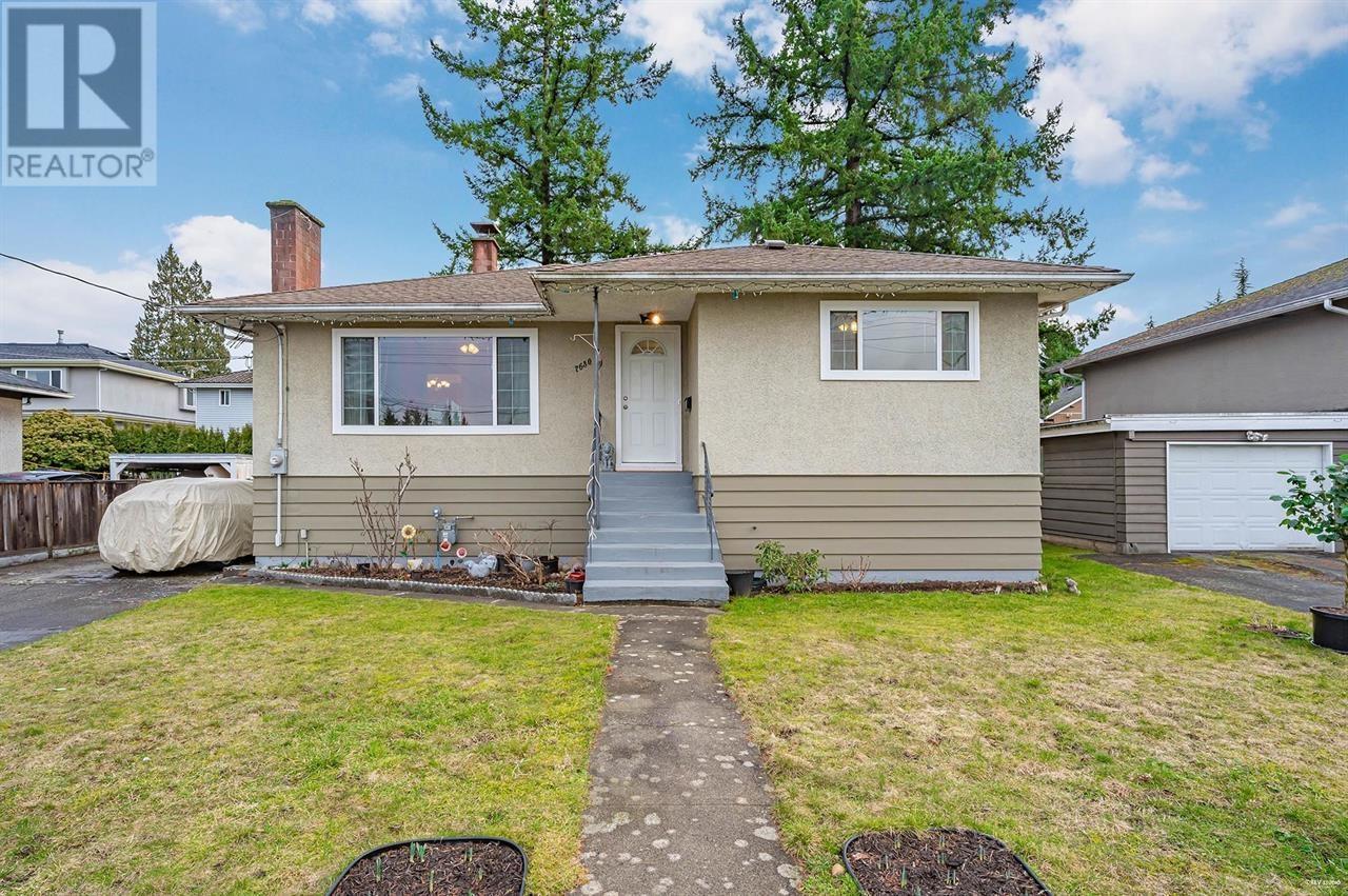 Photo 2 of 7630 Formby Street, Burnaby BC