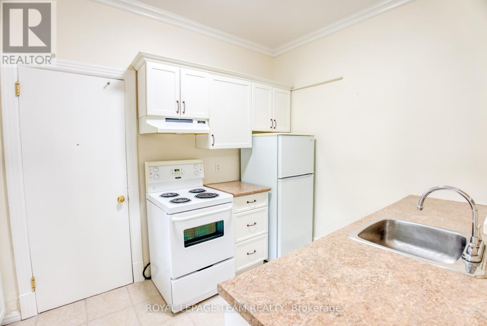 Photo 17 of 480 Oakhill Road, Ottawa ON