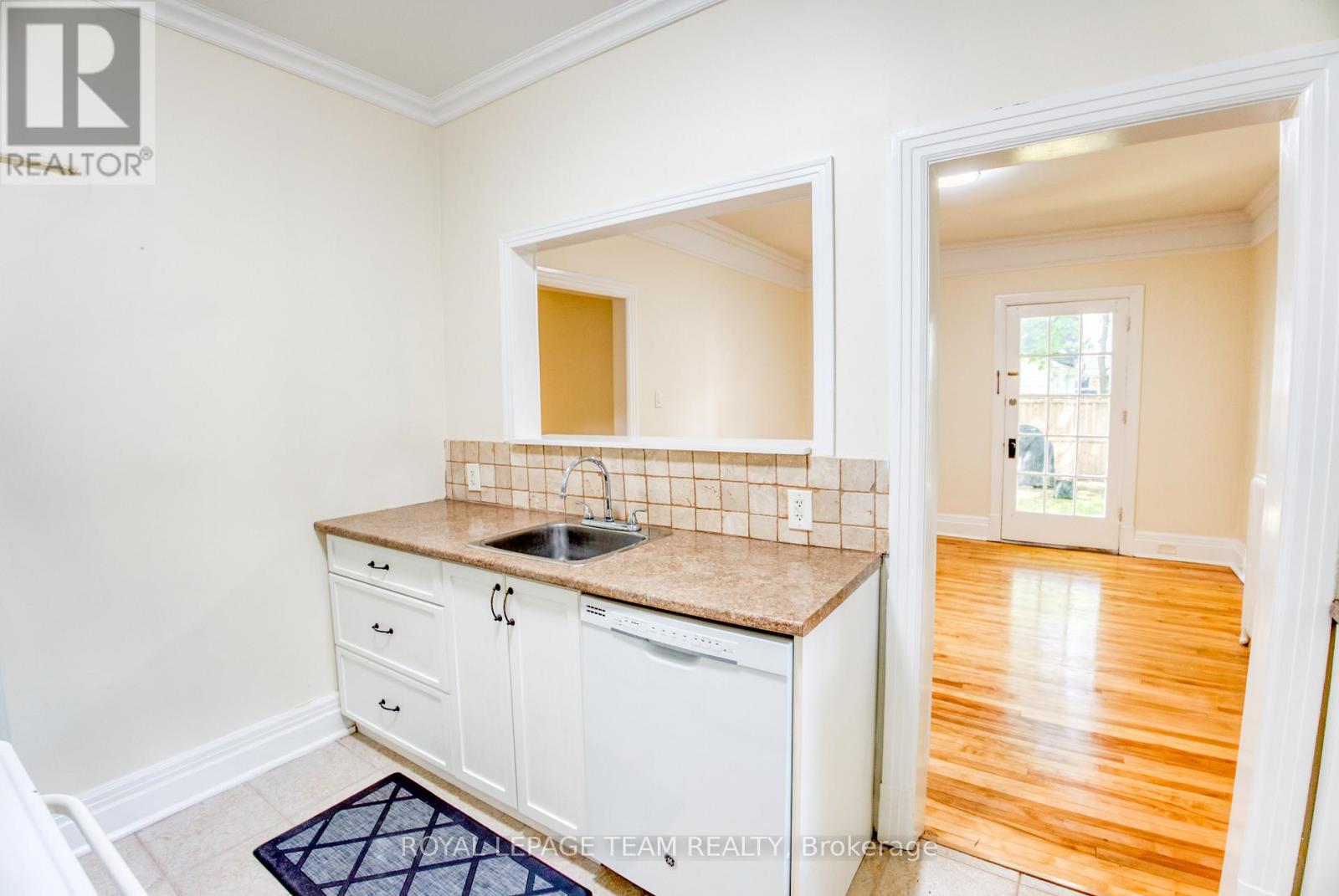 Photo 20 of 480 Oakhill Road, Ottawa ON