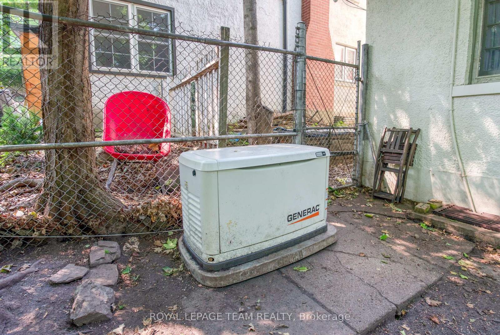 Photo 2 of 480 Oakhill Road, Ottawa ON