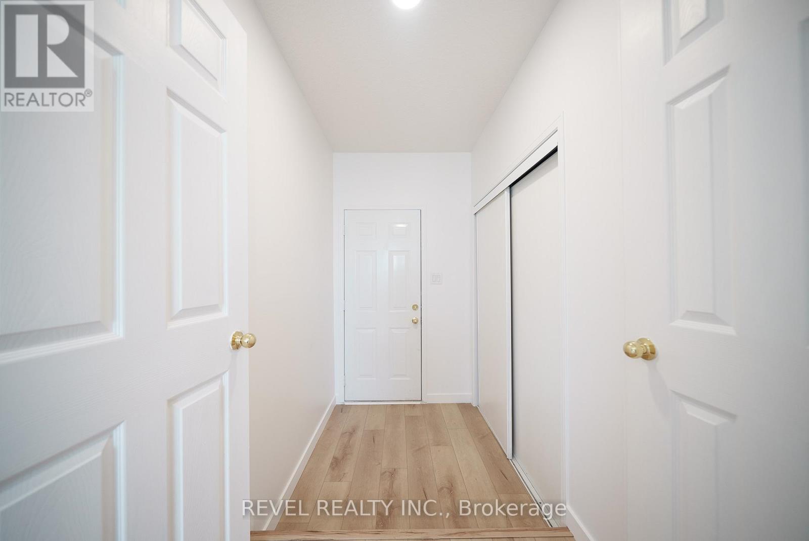 Photo 13 of 70 Blackburn Drive, Brantford ON
