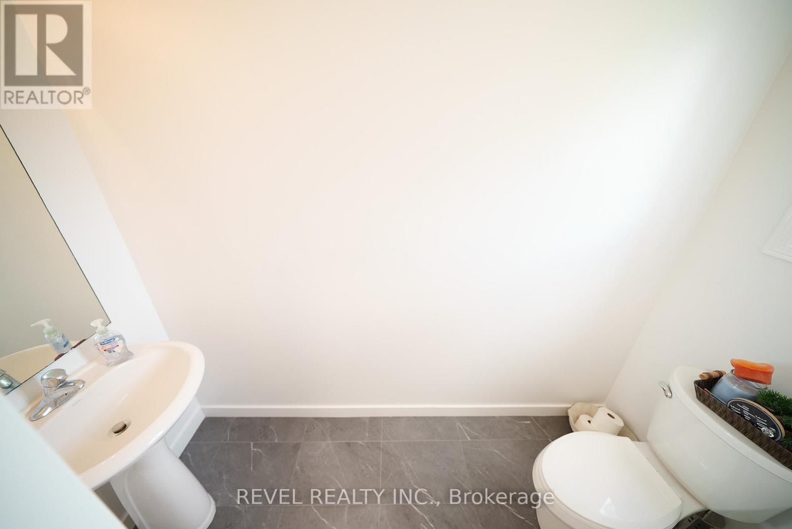 Photo 14 of 70 Blackburn Drive, Brantford ON
