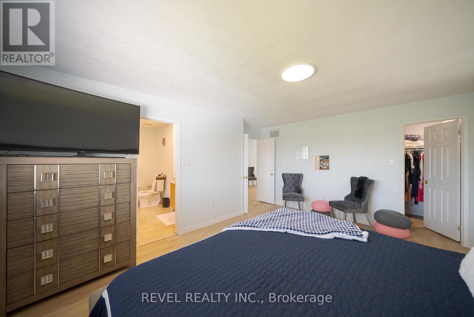 Photo 20 of 70 Blackburn Drive, Brantford ON