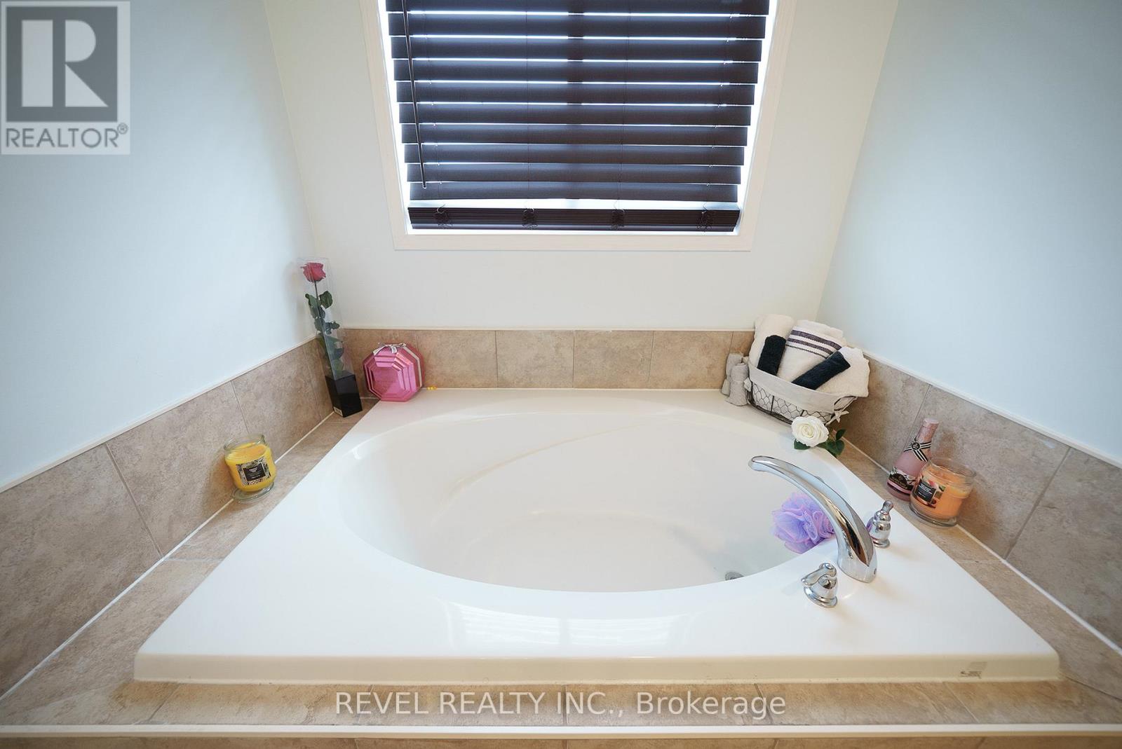 Photo 22 of 70 Blackburn Drive, Brantford ON
