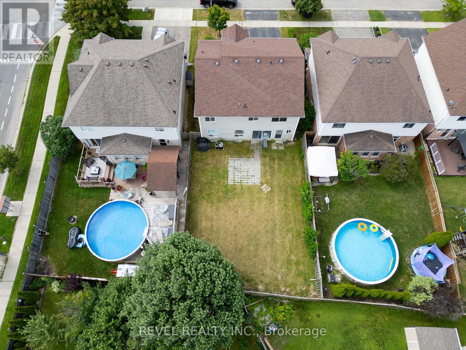 Photo 33 of 70 Blackburn Drive, Brantford ON