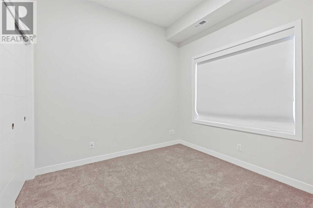 Single Family House for Sale in   Les Jardins Park SE Douglasdale/Glen Calgary 