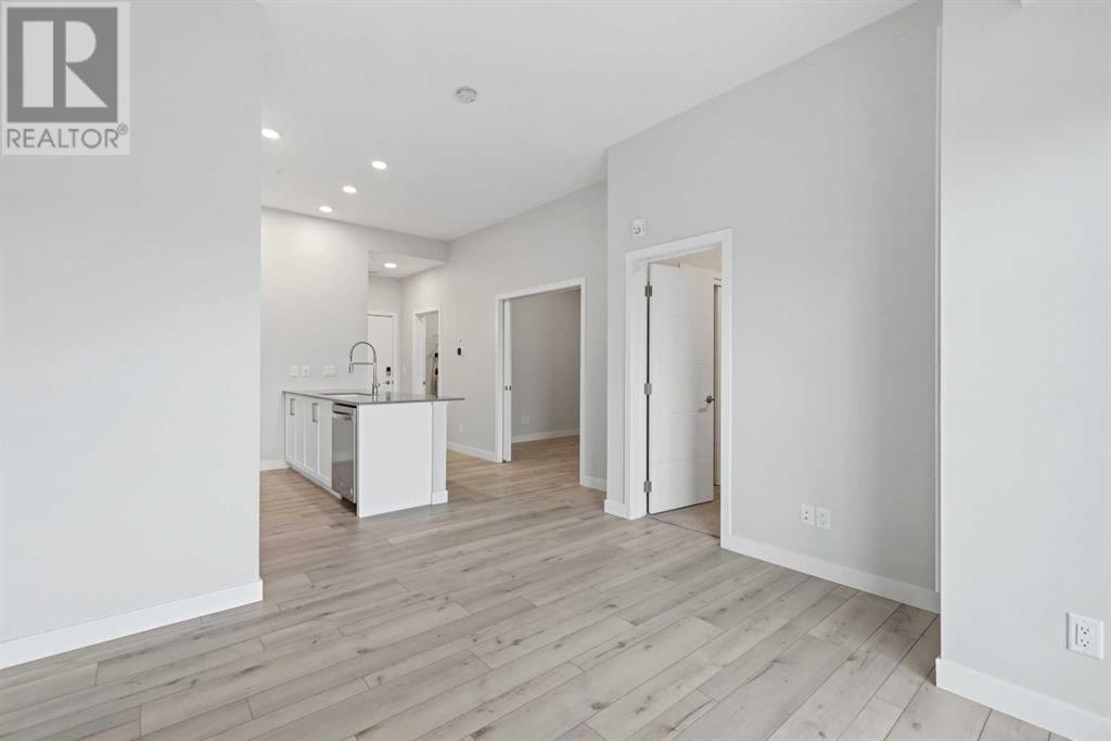Single Family House for Sale in   Les Jardins Park SE Douglasdale/Glen Calgary 