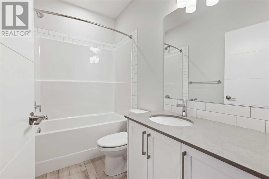 Single Family House for Sale in   Les Jardins Park SE Douglasdale/Glen Calgary 