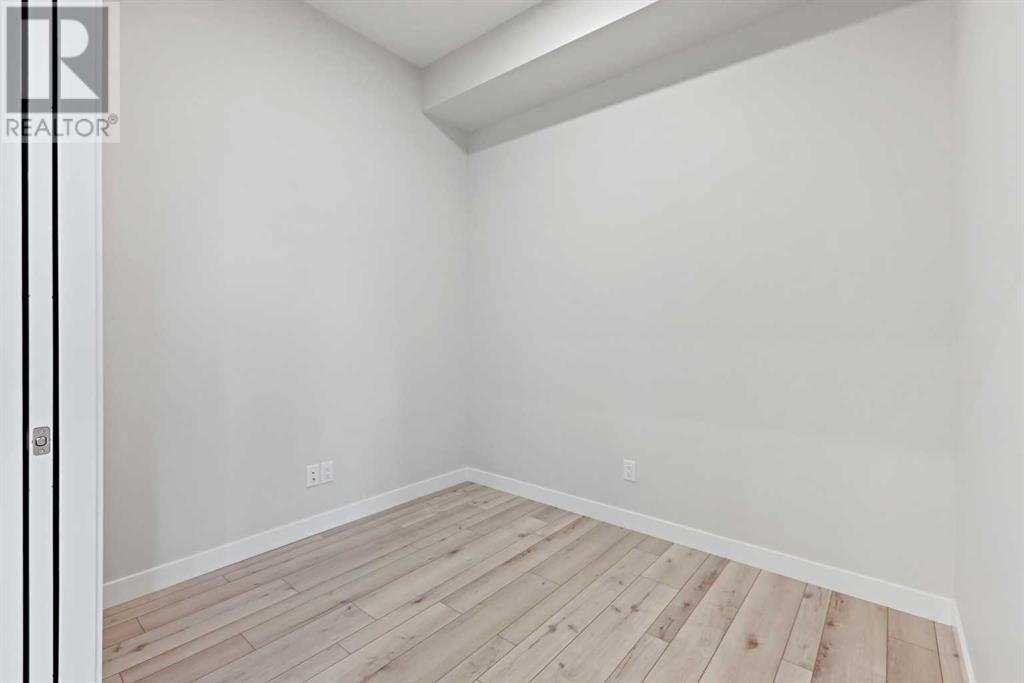 Single Family House for Sale in   Les Jardins Park SE Douglasdale/Glen Calgary 