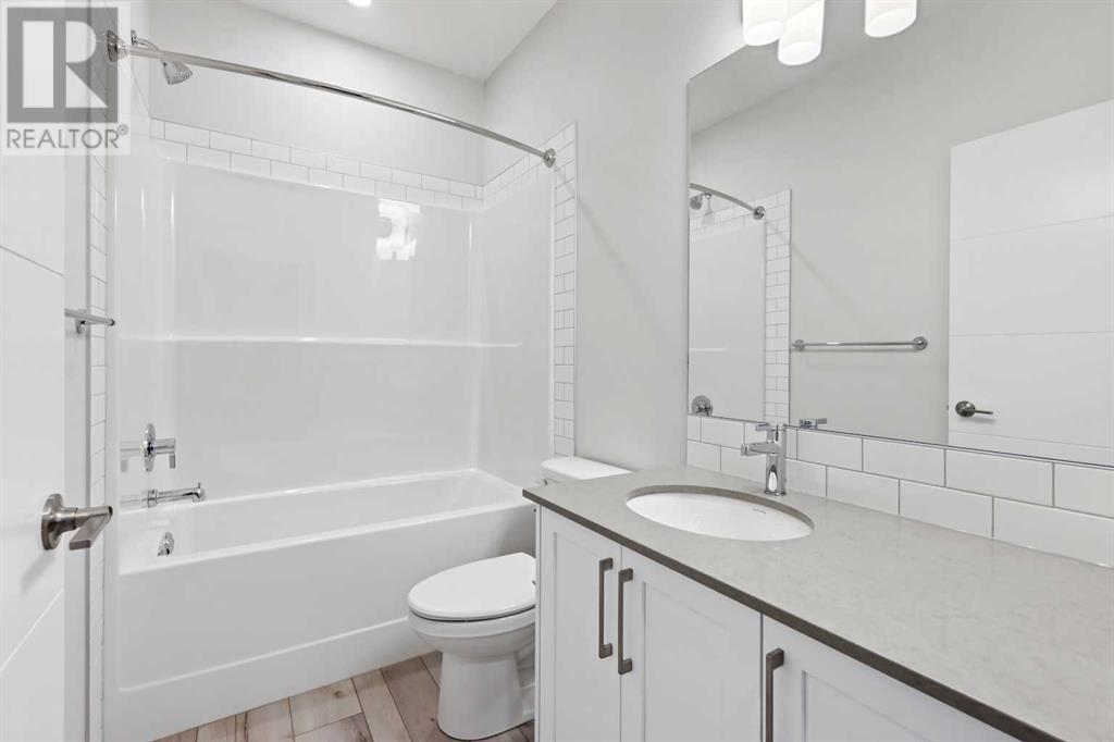 Single Family House for Sale in   Les Jardins Park SE Douglasdale/Glen Calgary 