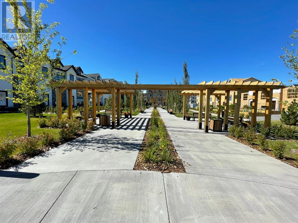 Single Family House for Sale in   Les Jardins Park SE Douglasdale/Glen Calgary 