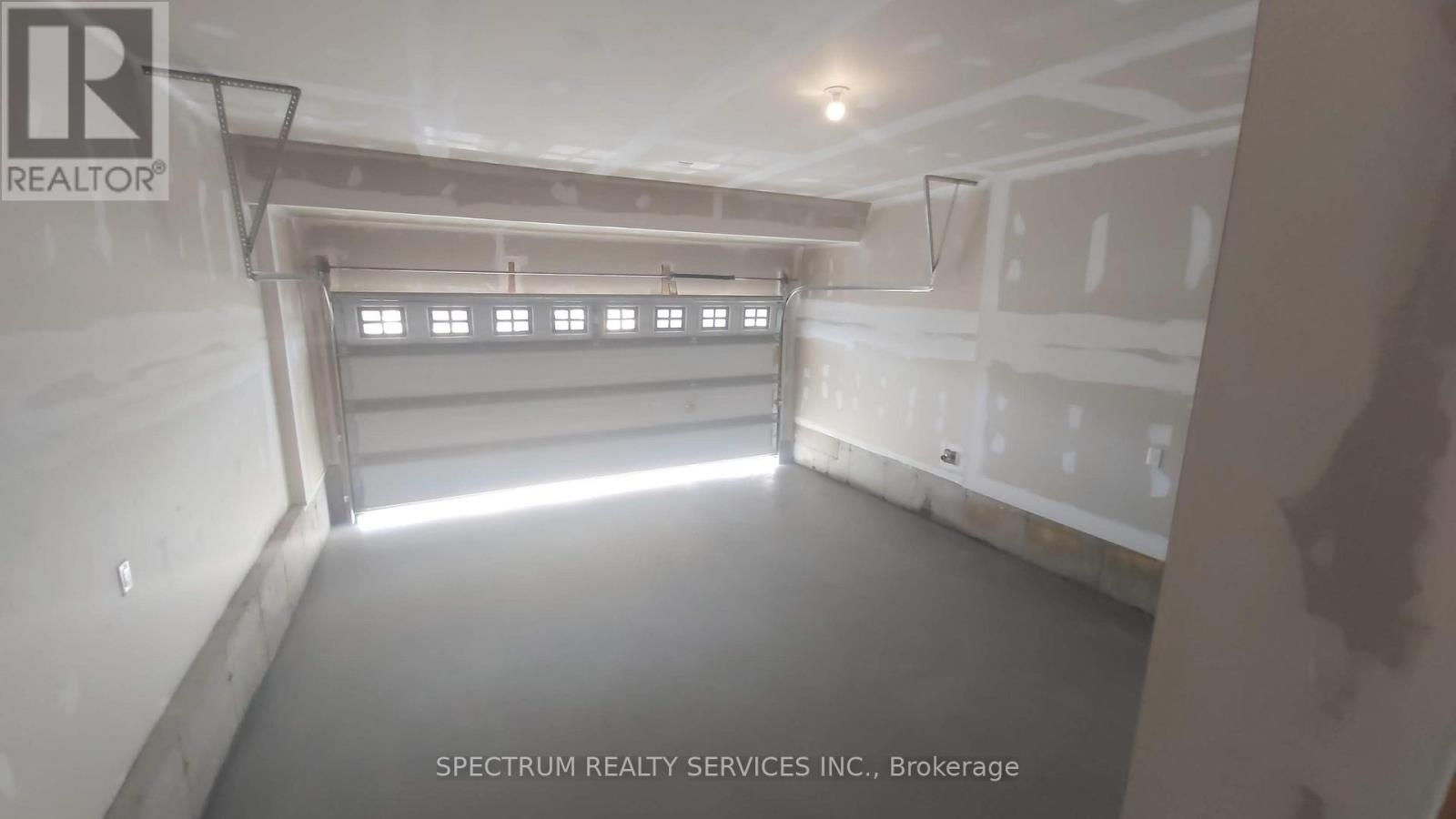 Photo 19 of 205 Breton Street, Clearview ON