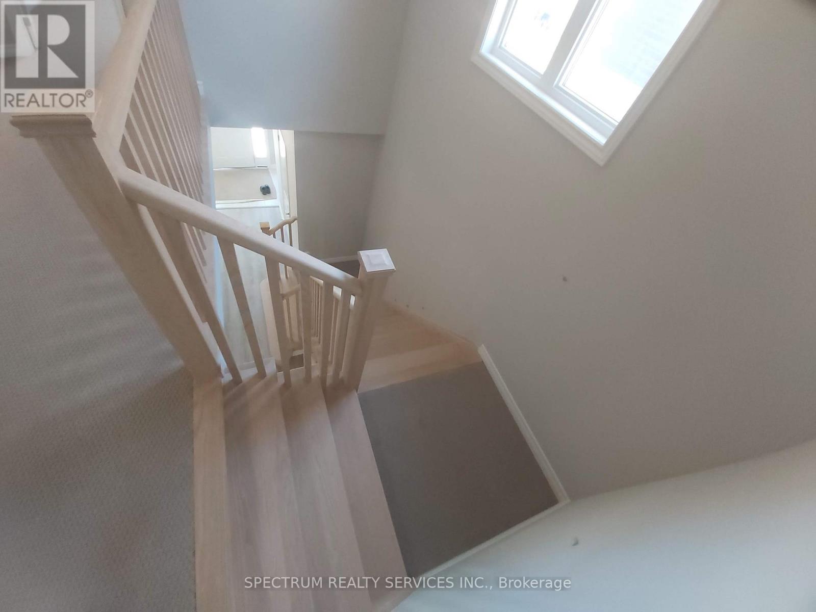 Photo 17 of 205 Breton Street, Clearview ON